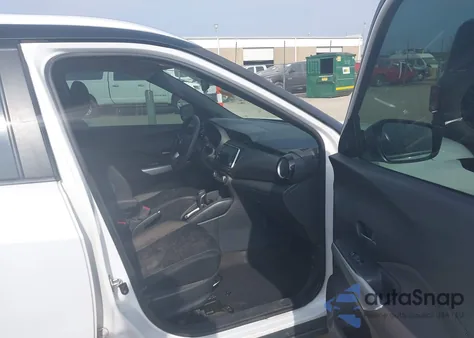 2020 Nissan Kicks Sv Xtronic Cvt z USA, uszkodzony, nr VIN 3N1CP5CV2LL551182